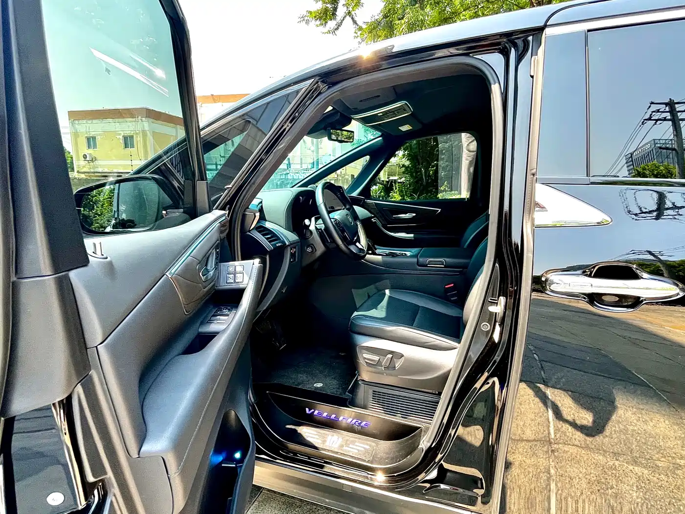 Toyota Vellfire 2024 Crown Hybrid 2.5L Premium Edition фото 8