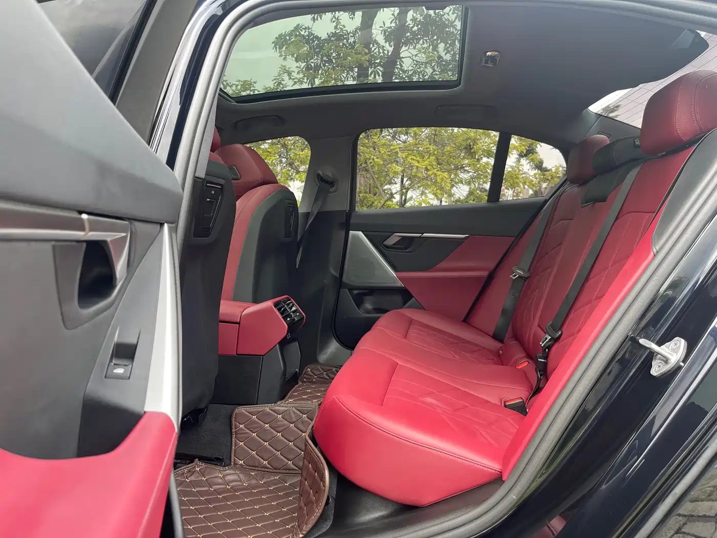 BMW 5 Series (Import) 2024 Model 525i M Sport Package фото 8