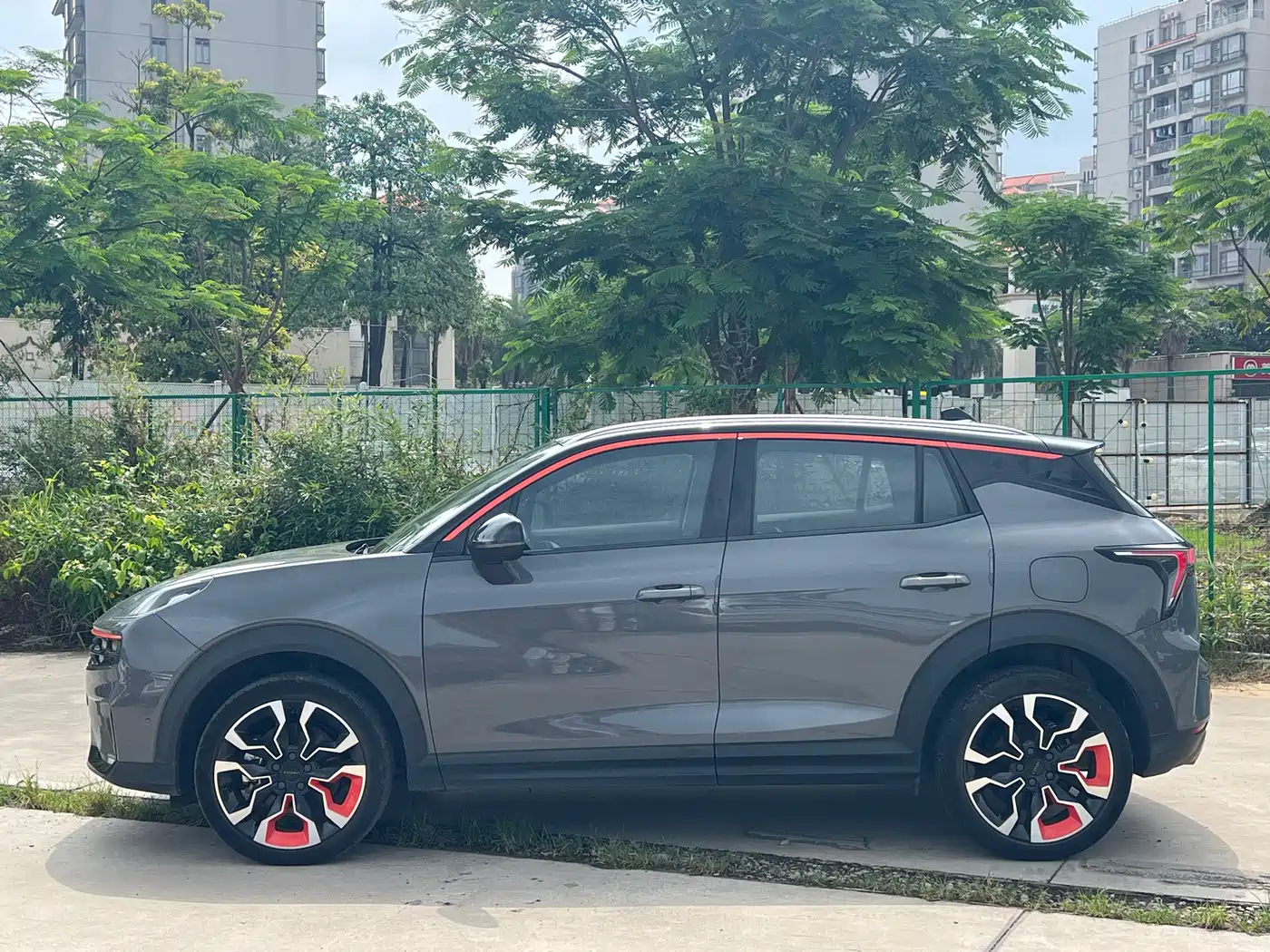 Lynk & Co 06 2020 1.5T Halo фото 3