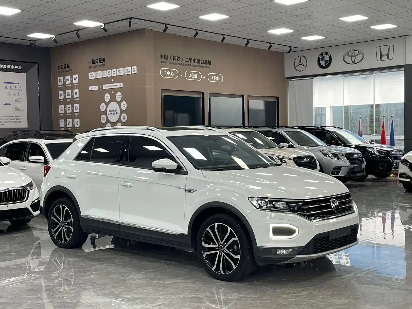 Фото 3 - Volkswagen T-ROC