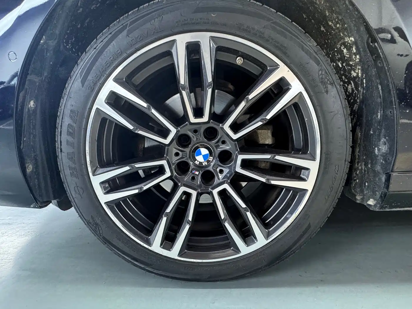 BMW 5 Series 2025 525Li Luxury Package фото 11