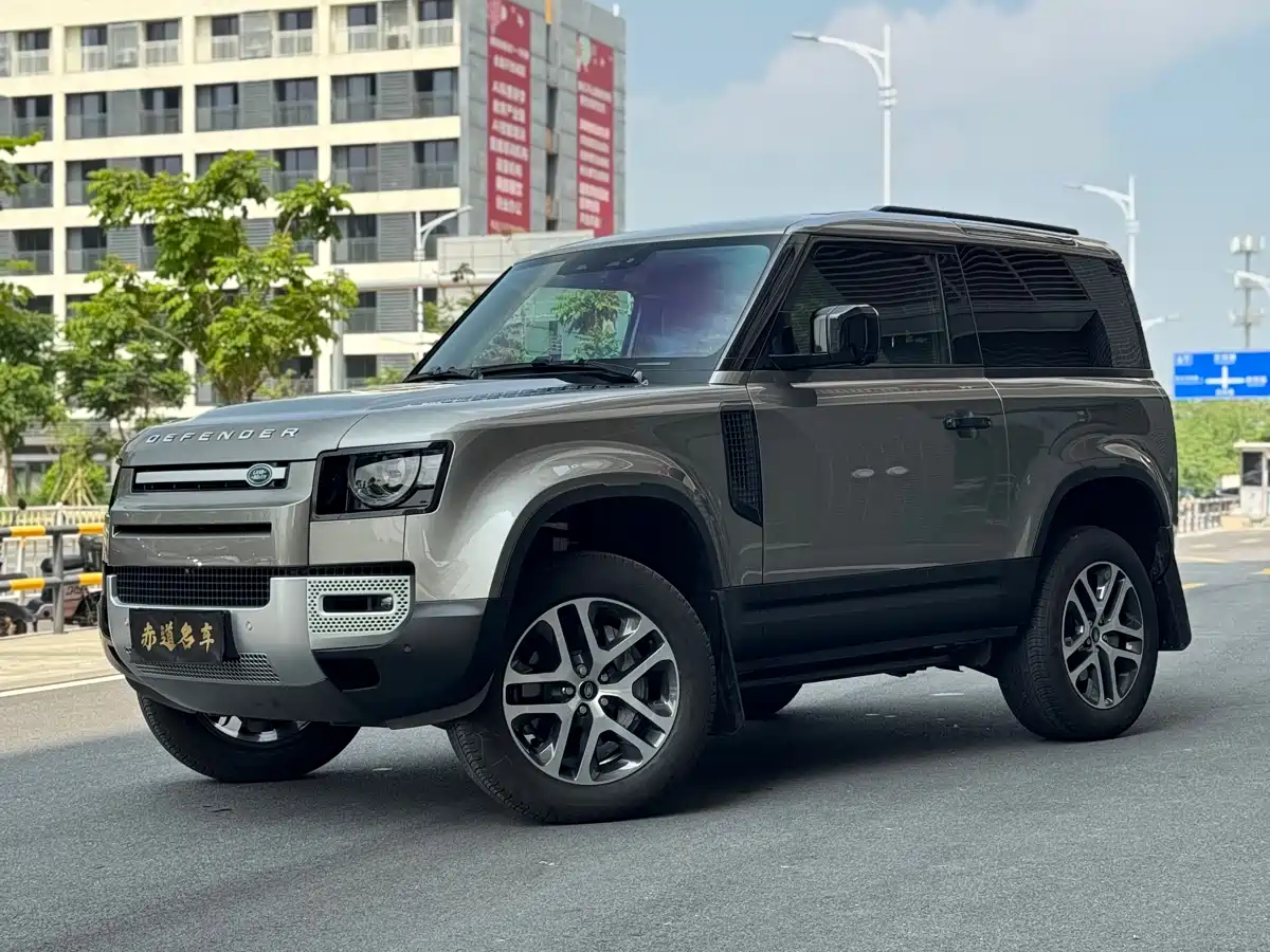 Land Rover Defender 2023 Facelift 90 3.0T P400 XS фото 4