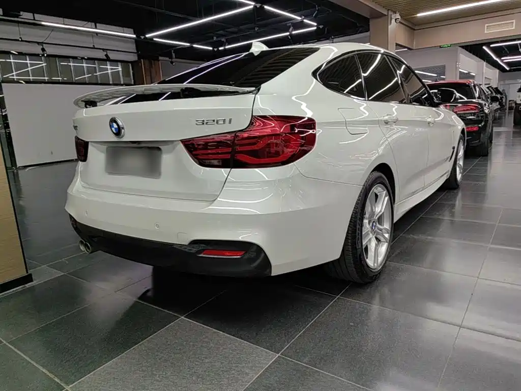 BMW 3 Series GT 2021 2020 320i M Sport Package