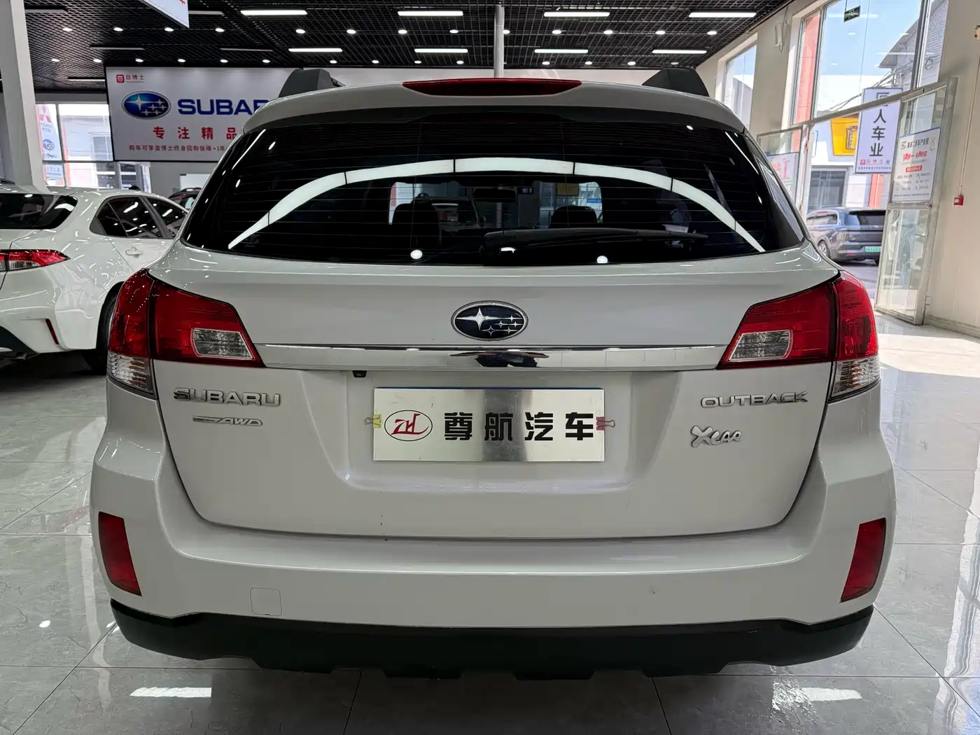 Subaru Outback 2013 2.5i Luxury Navigation Edition фото 6