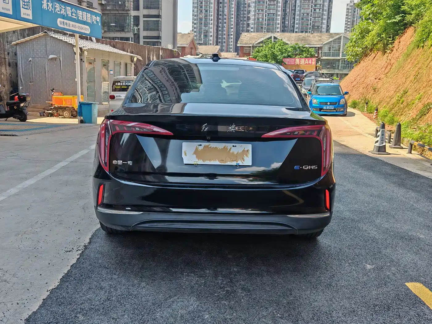Hongqi E-QM5 2022 431km Charging Enjoyment Edition фото 8