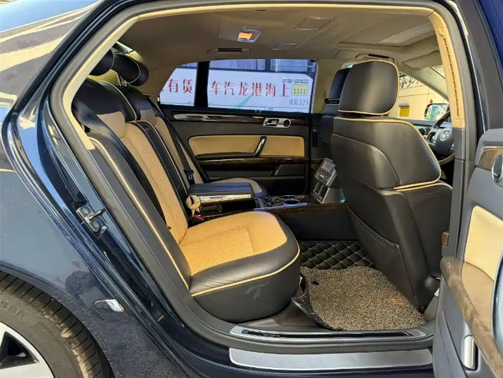 Volkswagen Phaeton 2011 4.2L V8 4-seat Extended Individual Edition фото 5
