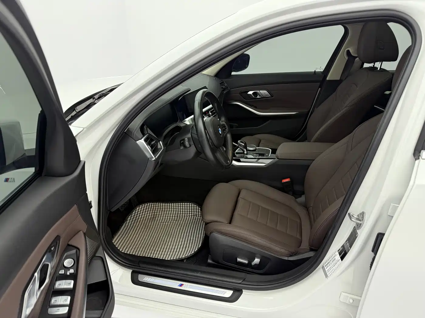 BMW 3 Series 2021 320Li M Sport Package фото 17