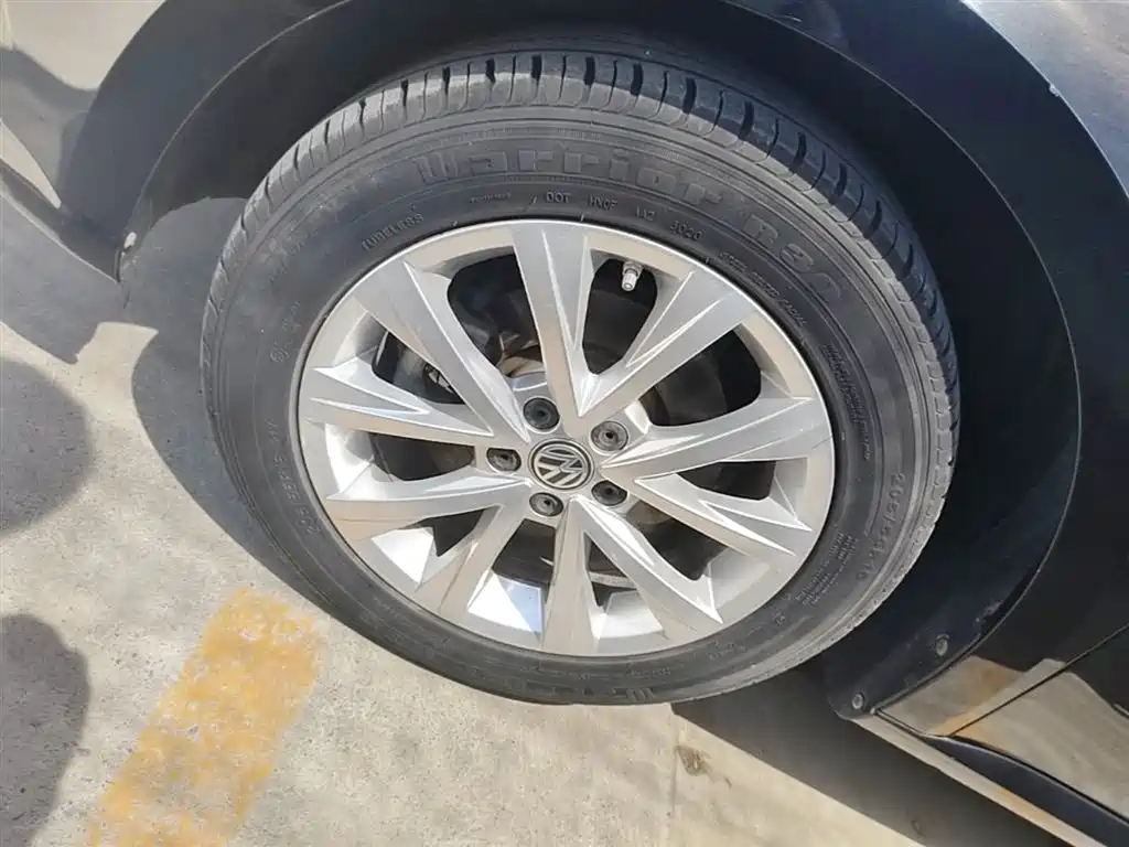 Volkswagen Lavida 2017 1.6L Automatic Comfort Edition фото 23
