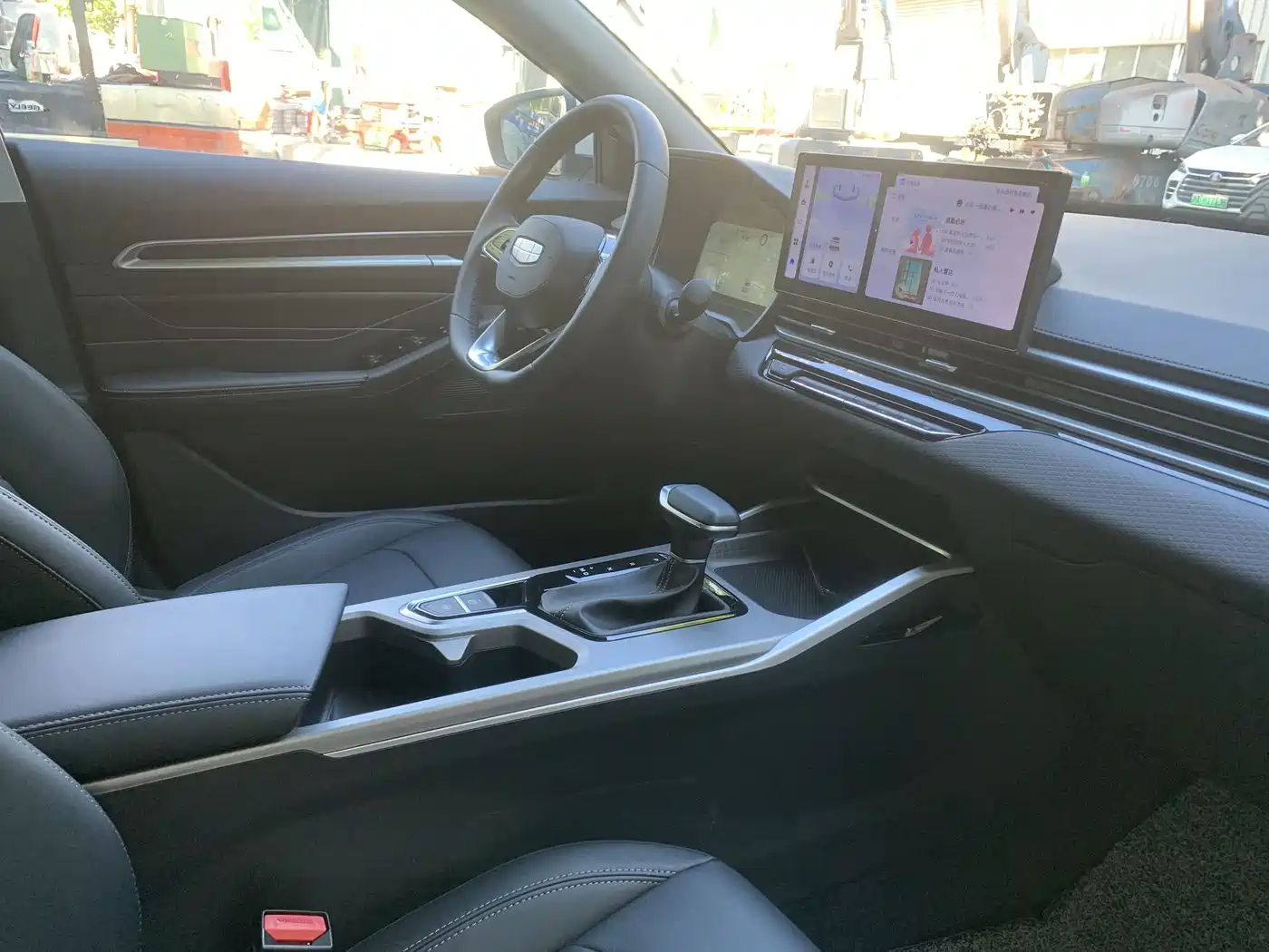 Фото 9 - Geely Emgrand