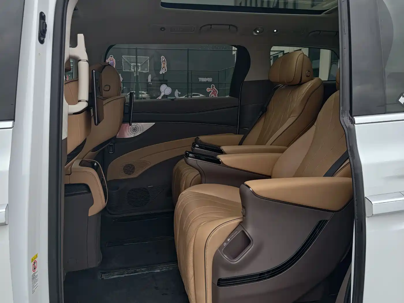 Denza D9 2022 DM-i 970 AWD Flagship фото 5