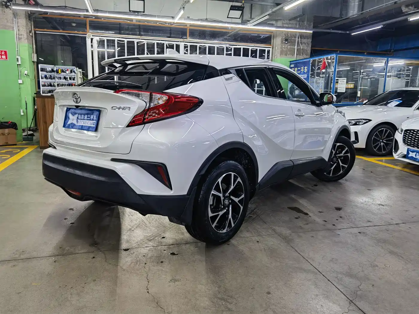 Toyota C-HR 2020 Model 2.0L Leading фото 4