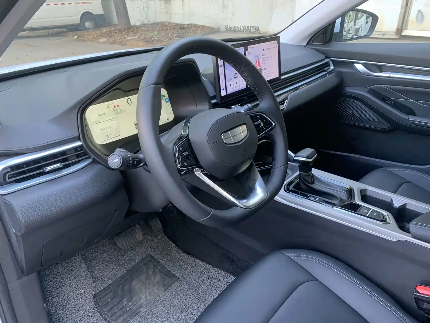 Фото 5 - Geely Emgrand