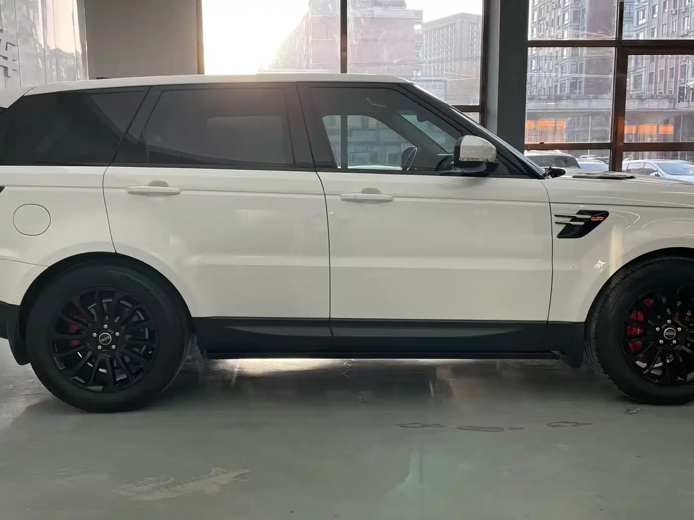 Land Rover Range Rover Sport 2019 3.0 SC V6 Special Edition фото 4