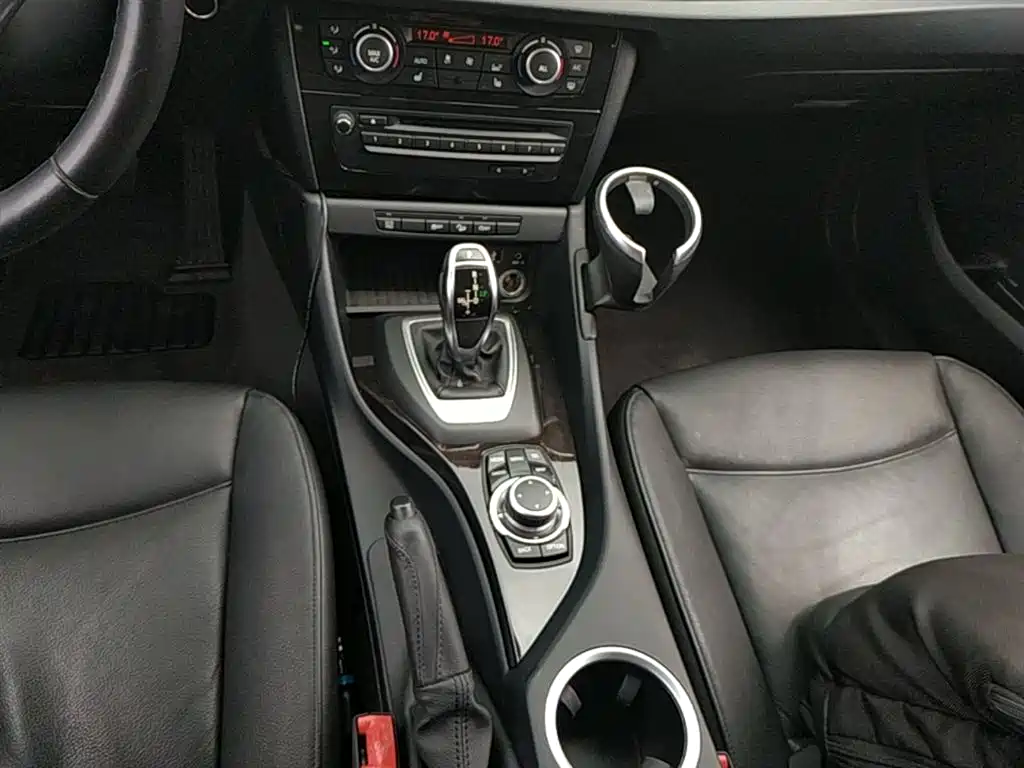 BMW X1 2013 xDrive20i X Design Package фото 10