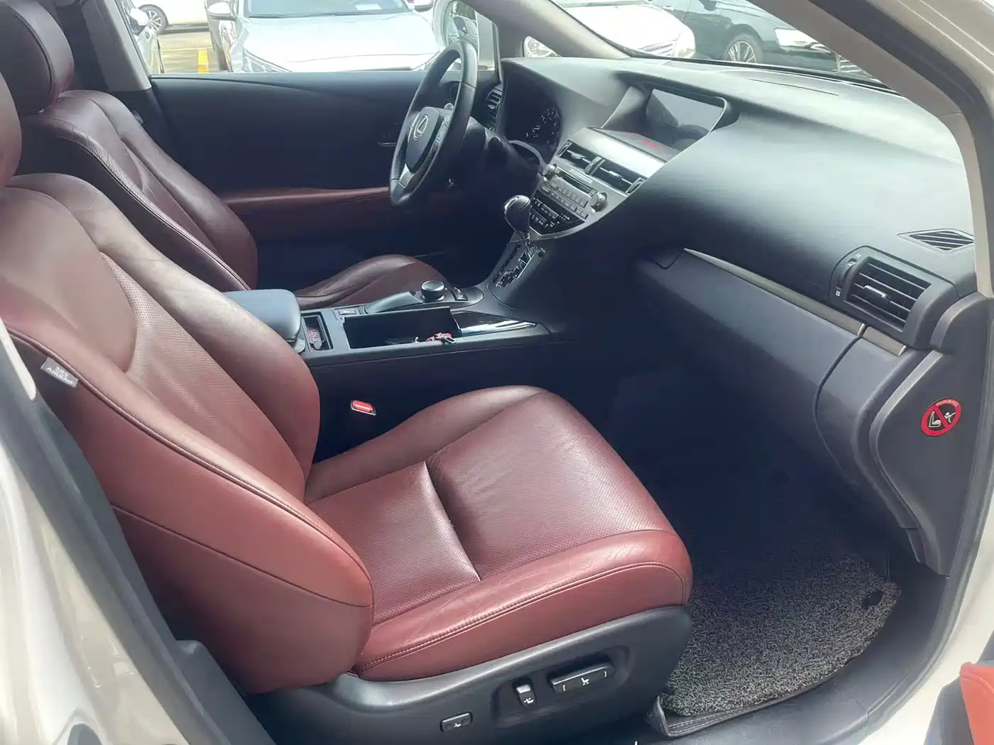 Photo 6 - Lexus RX Classic
