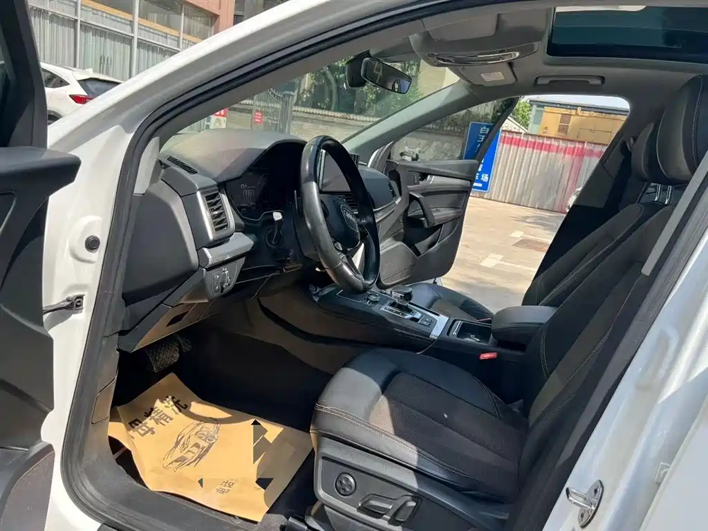 Audi Q5L 2018 45 TFSI Exclusive Fashion (China V) фото 4