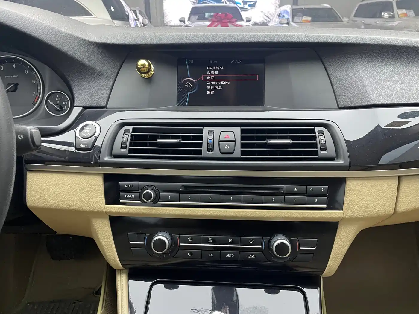 BMW 5 Series 2013 520Li Elegance фото 17