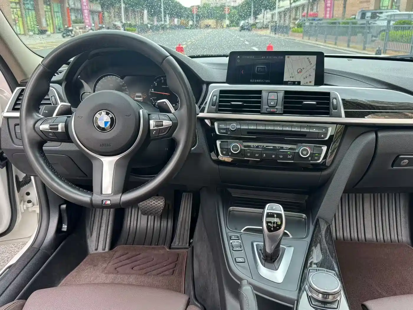 BMW 3 Series 2018 320Li M Sport Black Night Edition фото 11