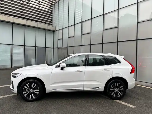 Volvo XC60 2025 B5 AWD Smart Luxury Edition — фото 5