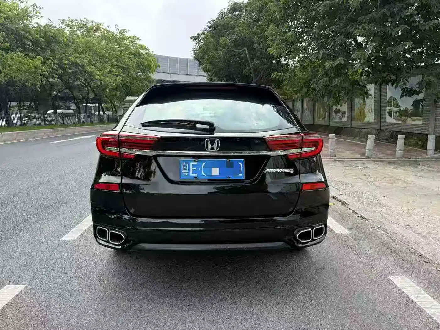Фото 5 - Honda Avancier
