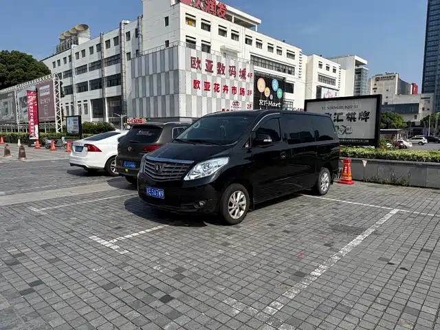 Dongfeng Fengxing Lingzhi PLUS 2022 Wagon 2.0L Manual Luxury 7-Seater