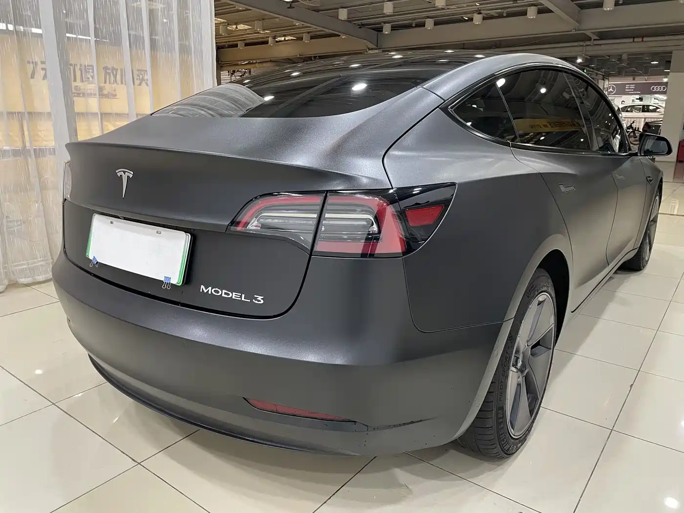 TESLA MODEL 3