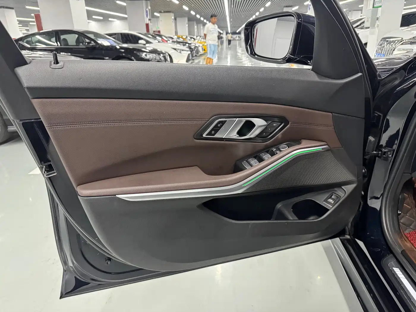 BMW 3 Series 2024 325Li M Sport Package фото 4