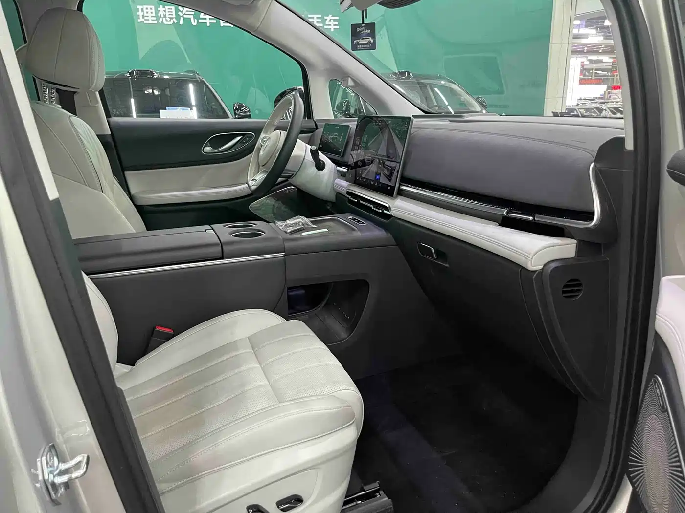 Voyah Auto Voyah Dreamer 2025 EV AWD Flagship Qiankun Edition фото 14