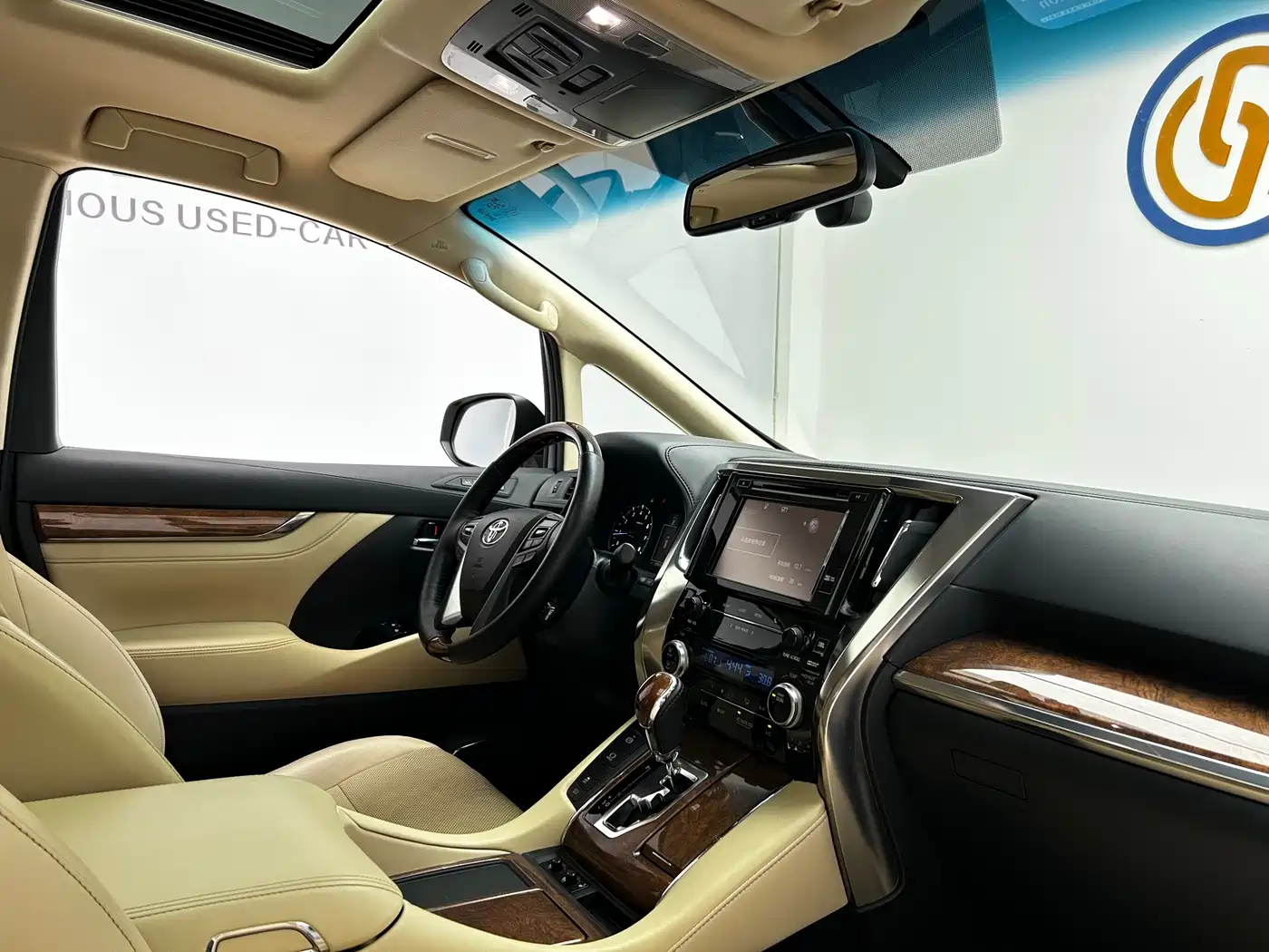 Toyota Alphard 2015 3.5L Premium Edition фото 21