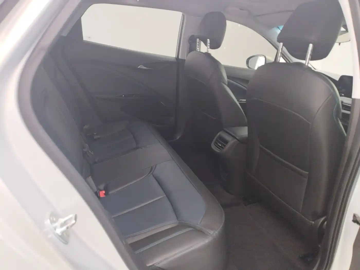 Buick Velite 6 2023 430km Premium Edition фото 14