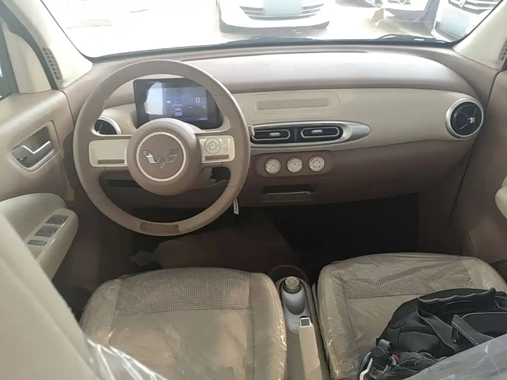 Wuling Motors Hongguang MINIEV 2026 2025 4-Door Advanced