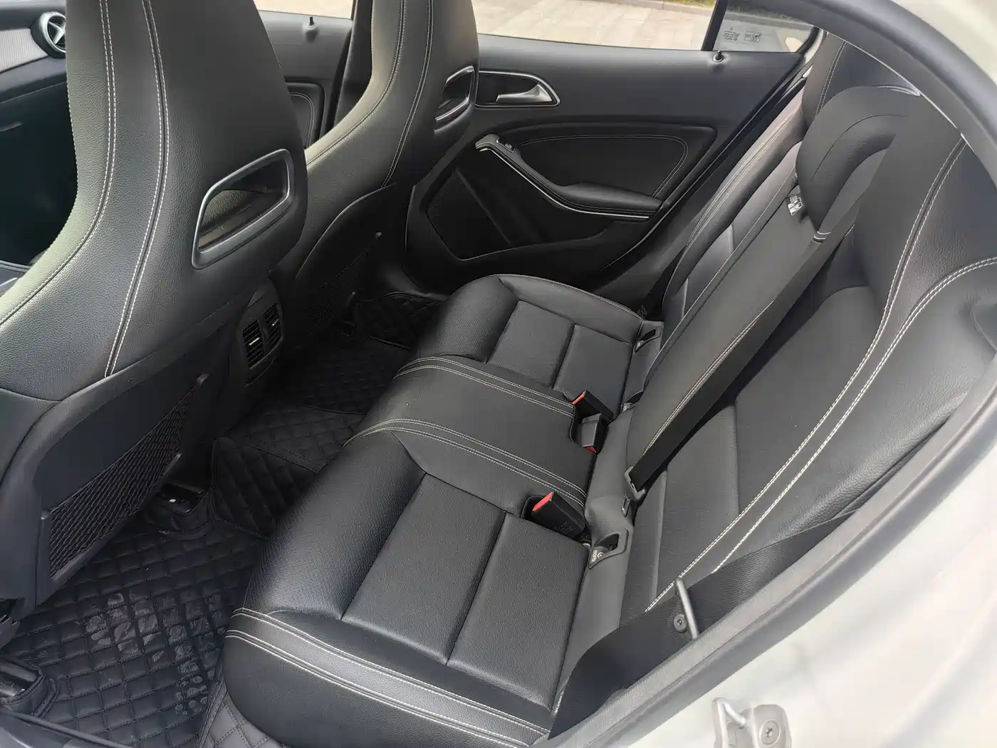 Mercedes-Benz GLA 2017 GLA 220 4MATIC Fashion фото 17