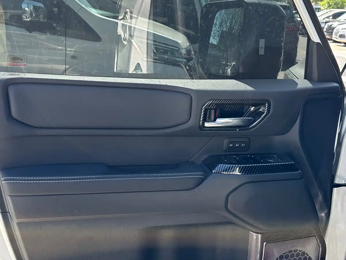 Toyota Prado 2025 2.4T Wild WX Edition 6-Seater фото 8