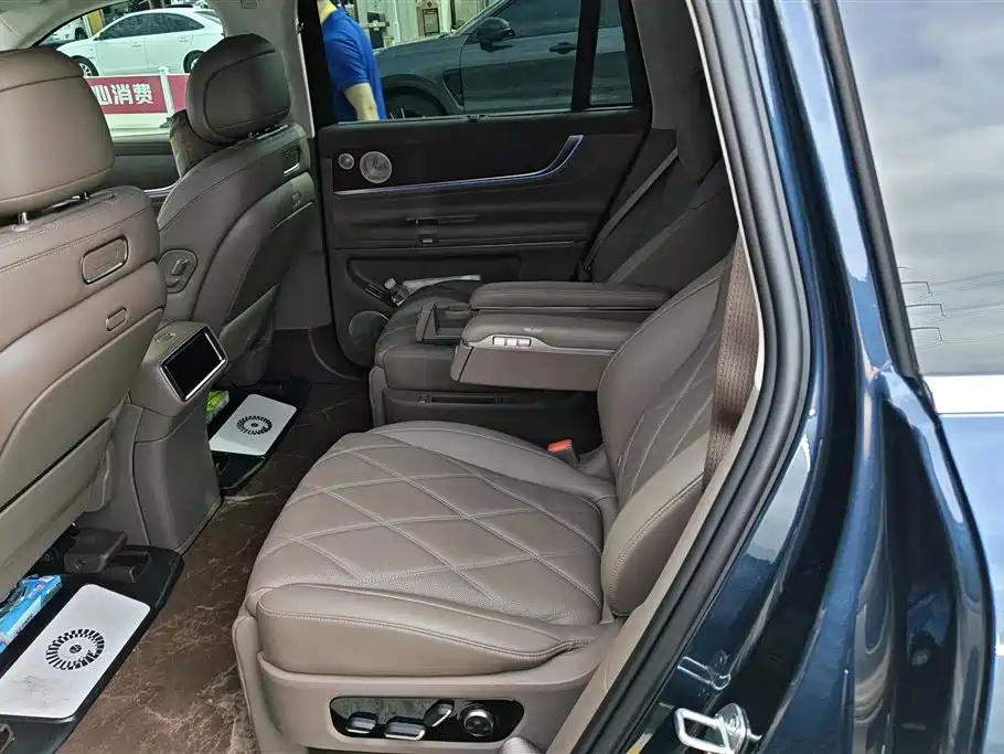 AITO Wenjie AITO M9 2025 Extended Range Ultra 52kWh 6-Seater фото 11