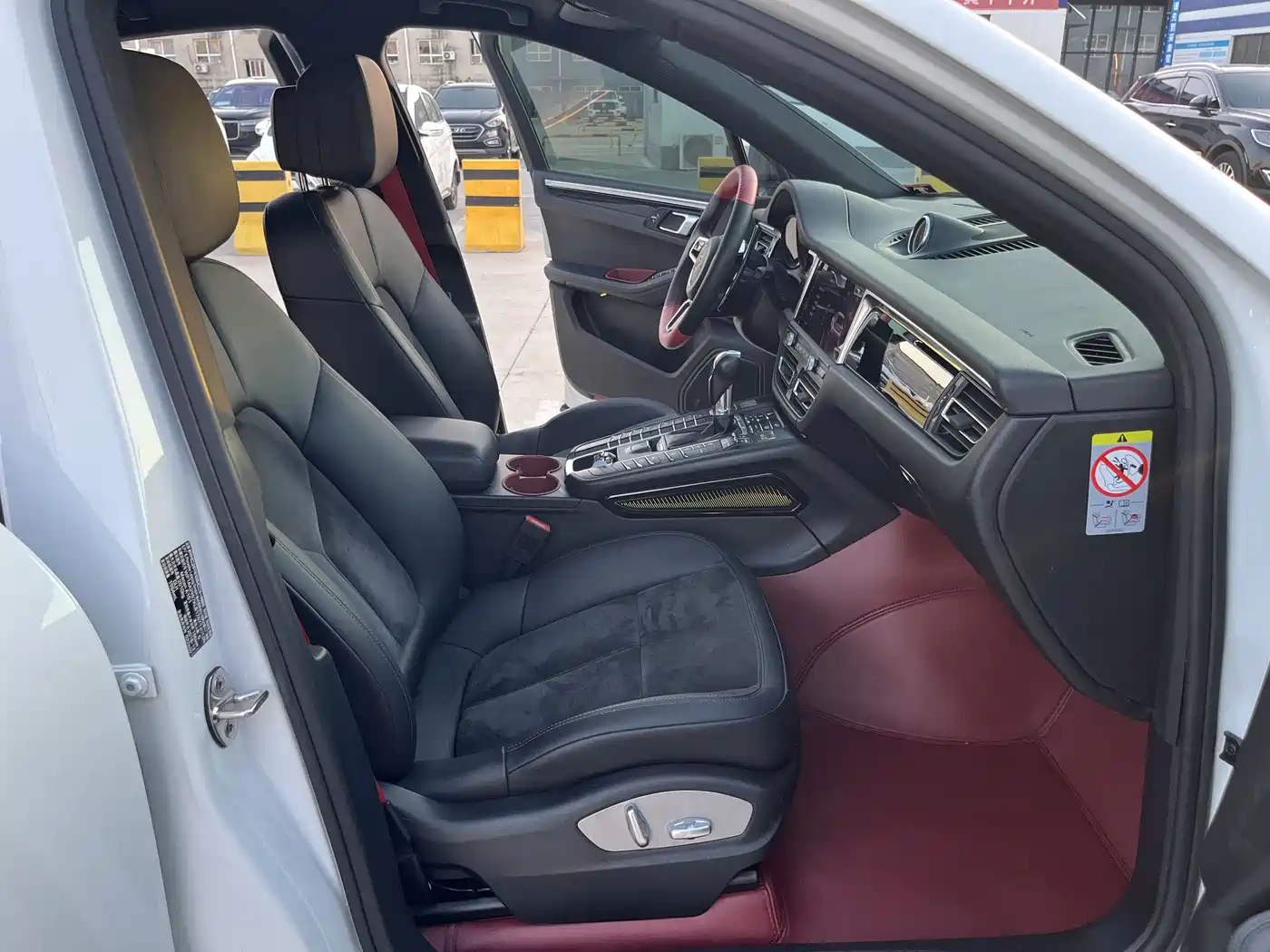 Porsche Macan 2018 Macan 2.0T фото 9