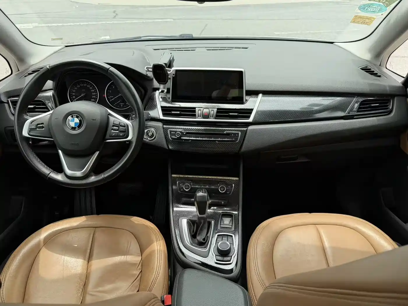 BMW 2 Series Touring 2016 218i Leading фото 5