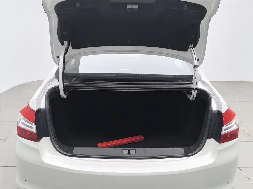 Peugeot 408 2018 350THP Automatic Luxury Edition фото 16