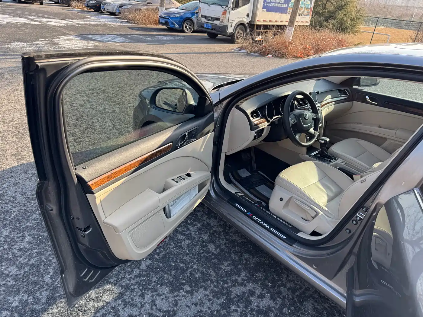 Škoda Superb 2012 1.8TSI Automatic Noble Elegance Edition фото 6