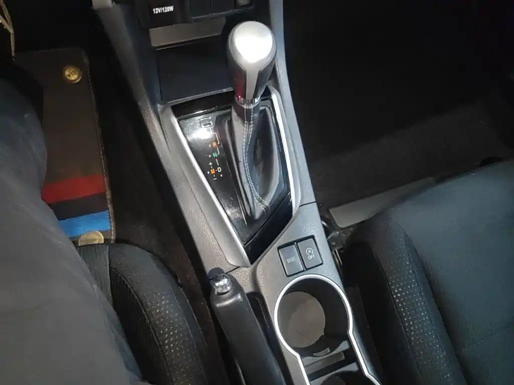 Toyota Levin 2017 Facelift 185T CVT Elite (China V) фото 14