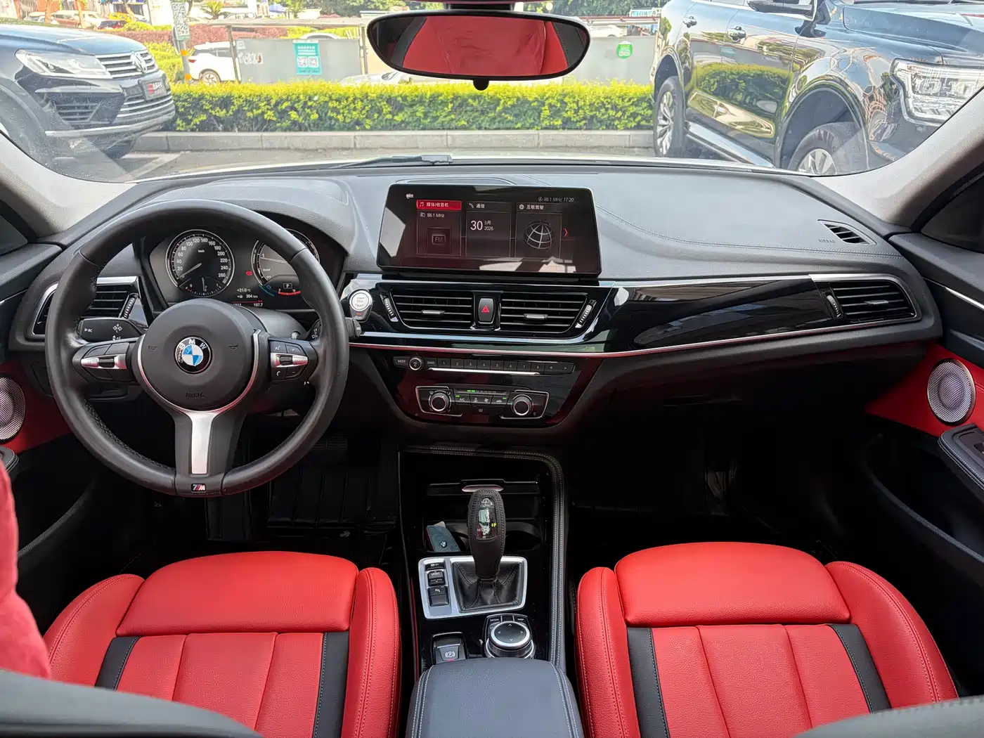 BMW 1 Series 2021 125i M Sport Black Night Edition фото 14