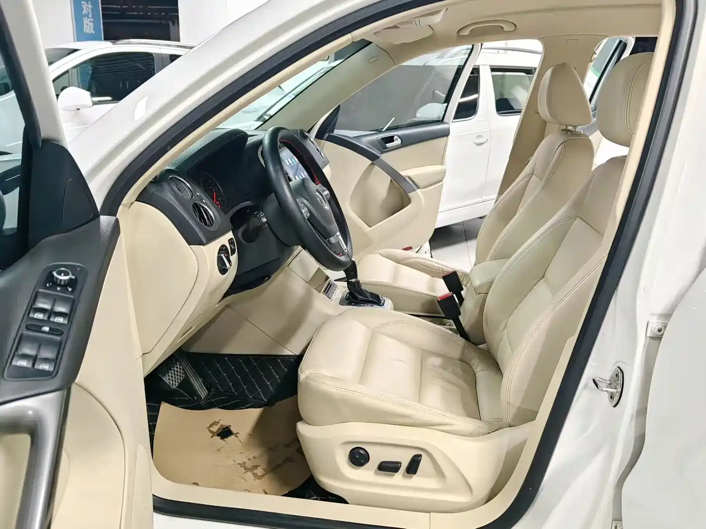 Volkswagen Tiguan 2012 1.8TSI Automatic 2WD Trend Edition фото 5