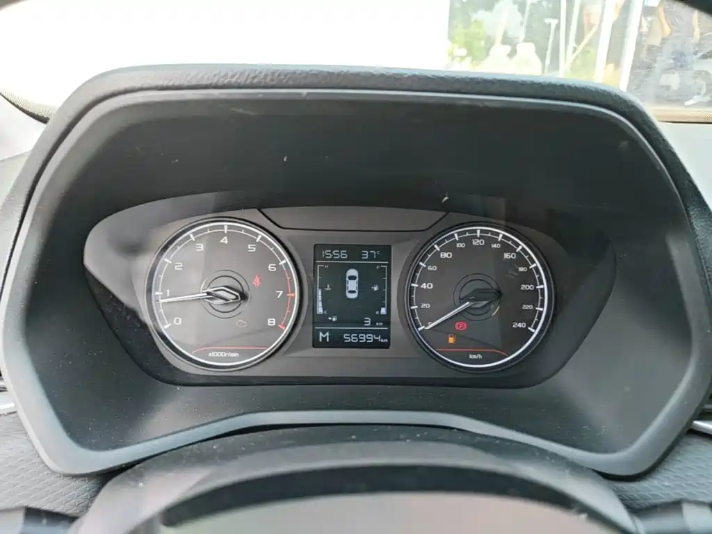 Фото 8 - Geely Emgrand