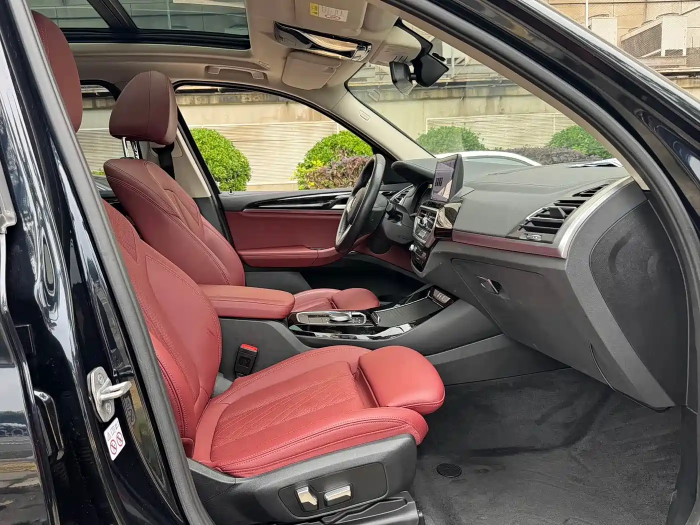 BMW iX3 2023 Leading Type фото 12