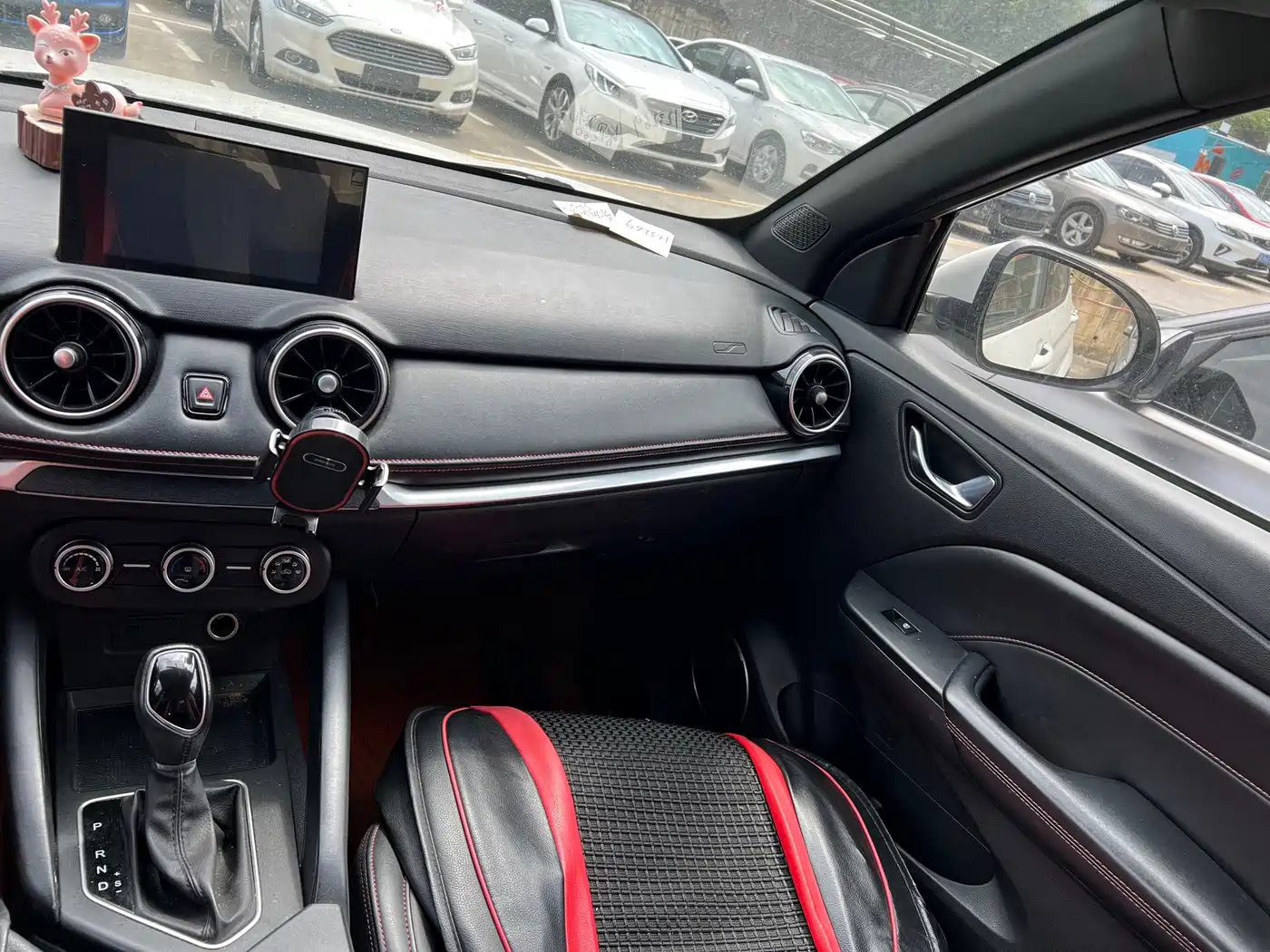 Dongfeng Fengguang Fengon 500 2022 2022 1.5L CVT Enjoyment Edition