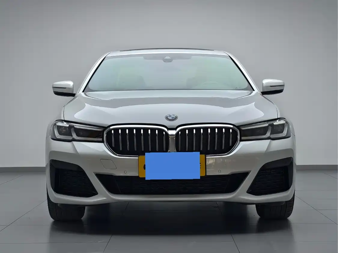 BMW 5 Series 2022 Model Second Facelift 525Li M Sport Package фото 2