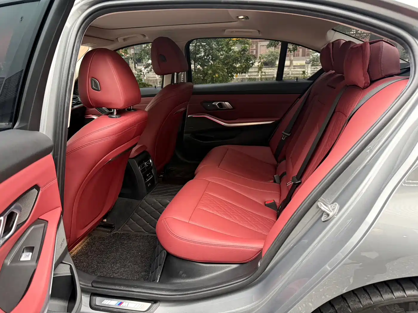 BMW 3 Series 2023 325Li M Sport Black Night Package фото 8