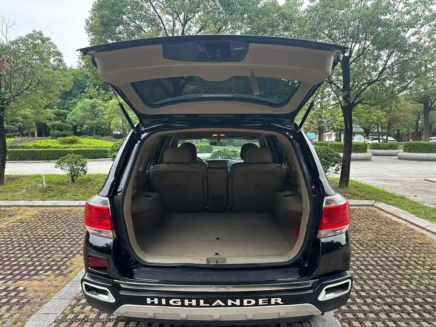 Toyota Highlander 2012 2.7L 2WD 5-seater Elite Edition фото 11