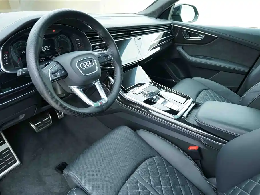 Audi Q8 2022 55 TFSI Exclusive Dynamic фото 10
