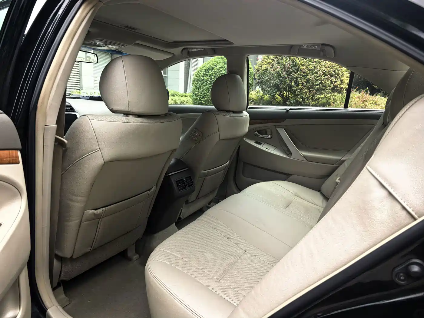 Photo 13 - Toyota Camry