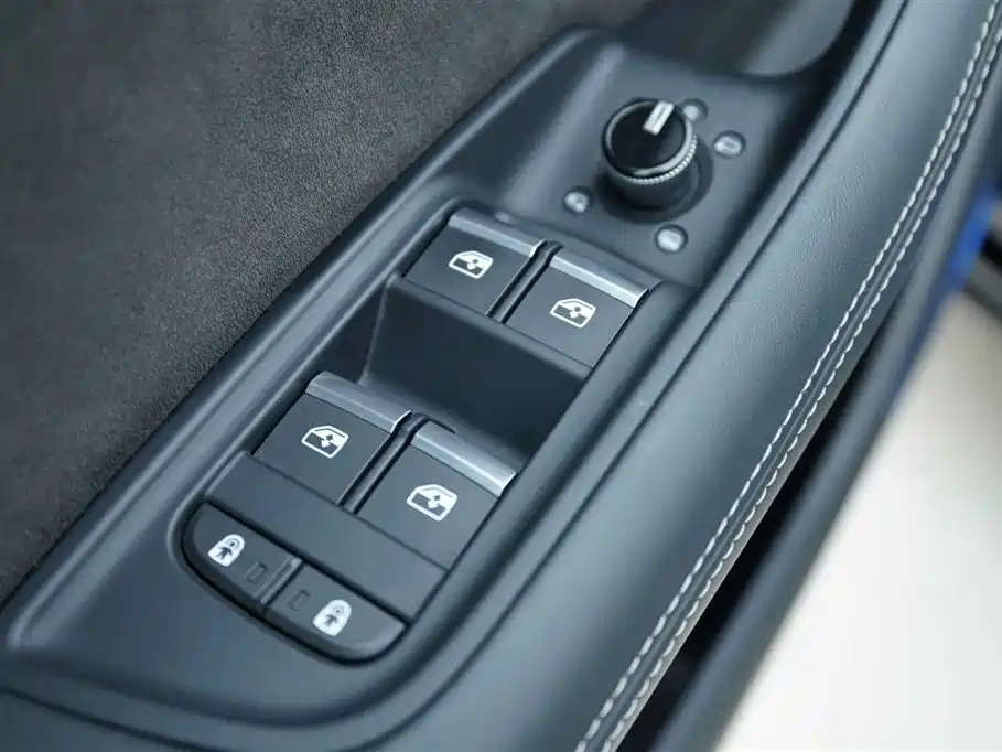 Audi Q8 2022 55 TFSI Exclusive Dynamic фото 11